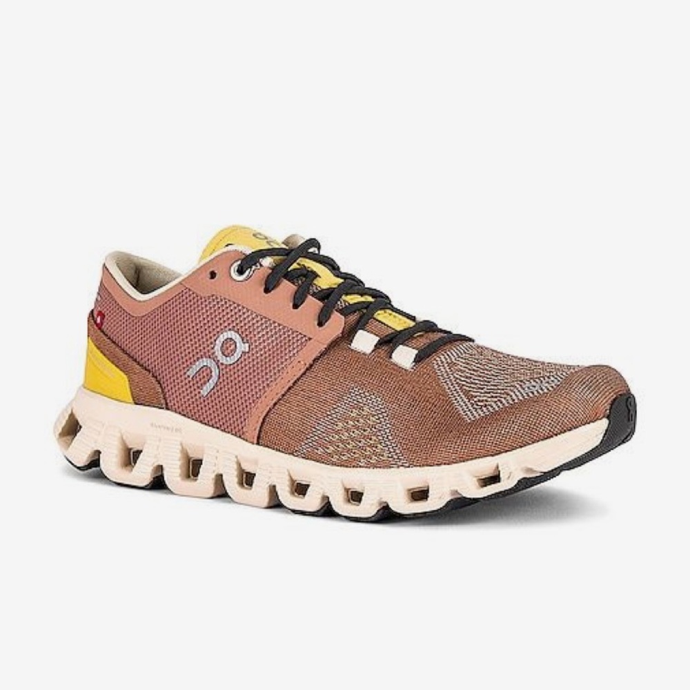 On cloud women’s shoes